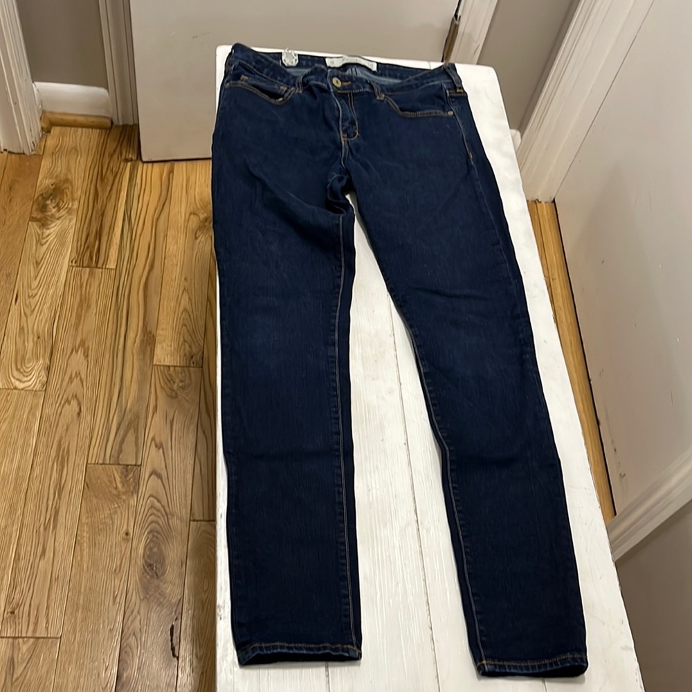 Abercrombie size 6s jeans